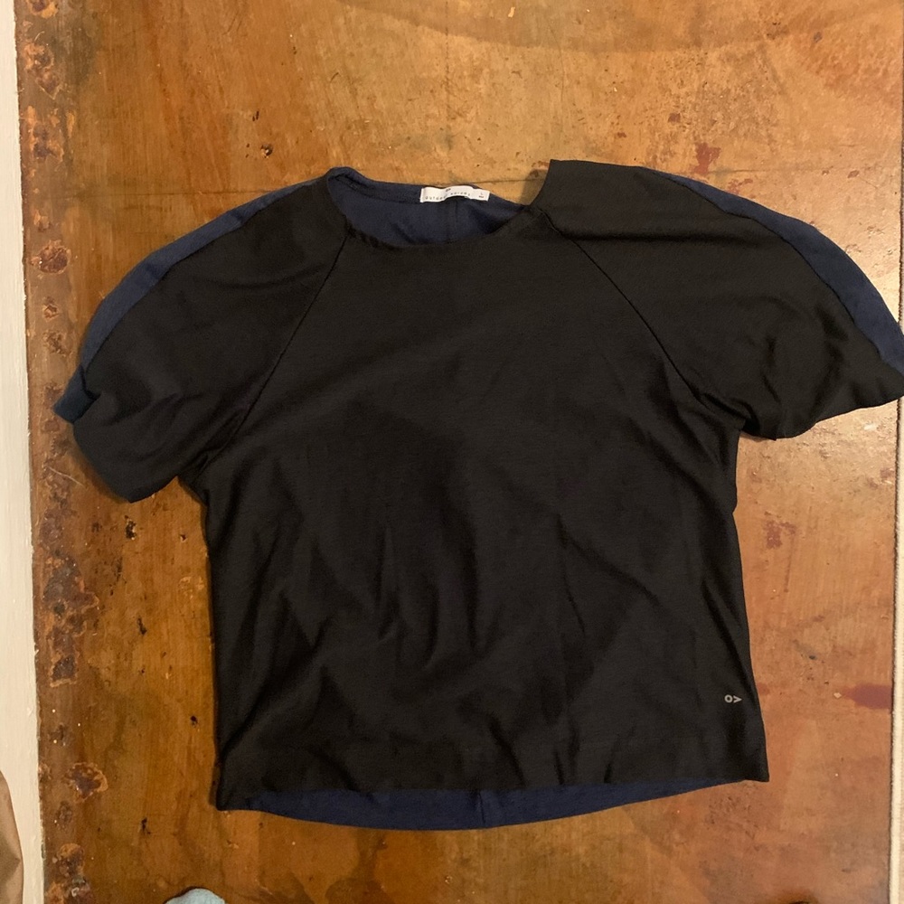 OV two toned workout shirt